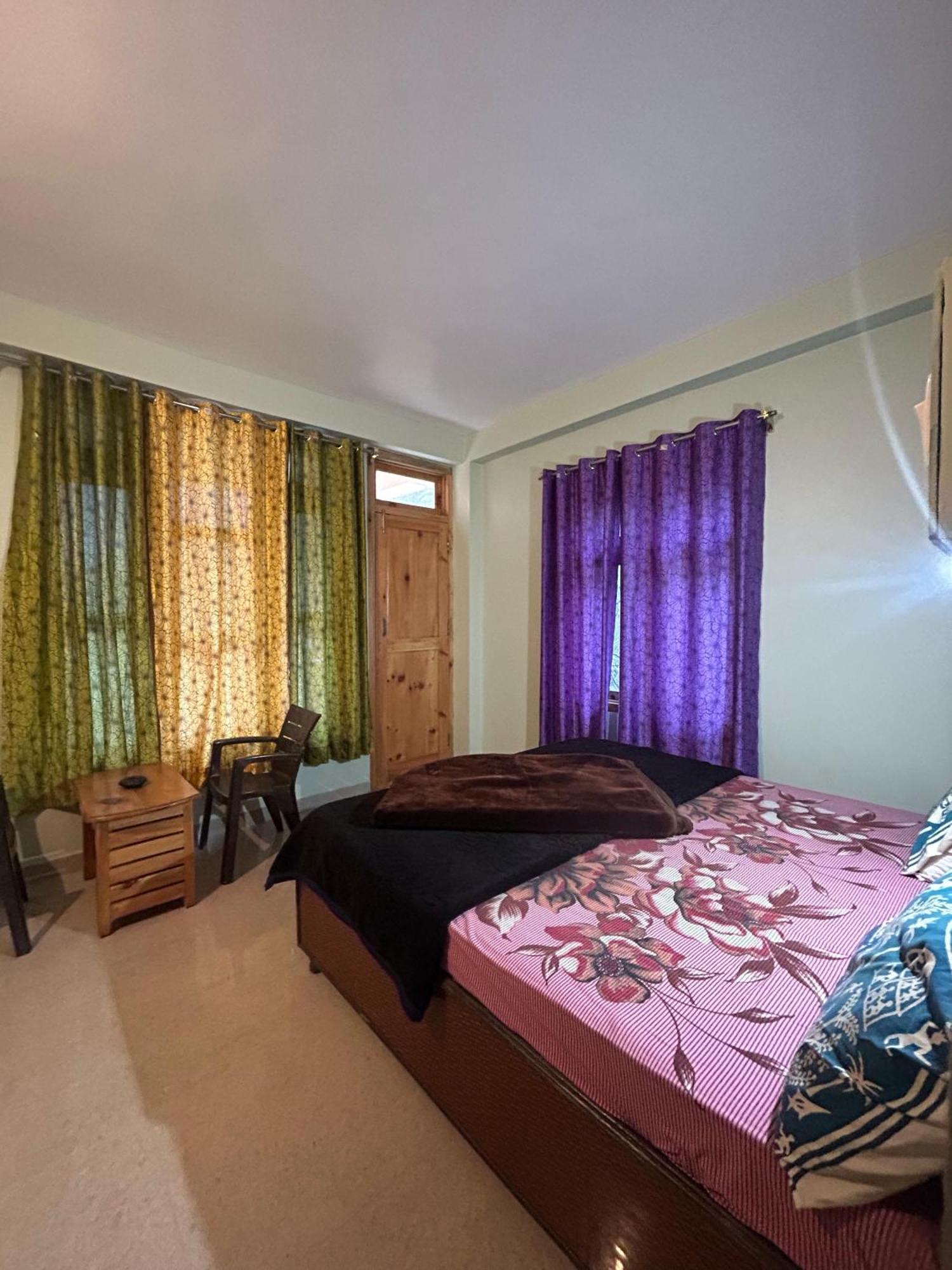 New Brahma Cafe Guest House Kalgha Buitenkant foto