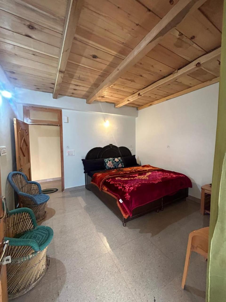 New Brahma Cafe Guest House Kalgha Buitenkant foto