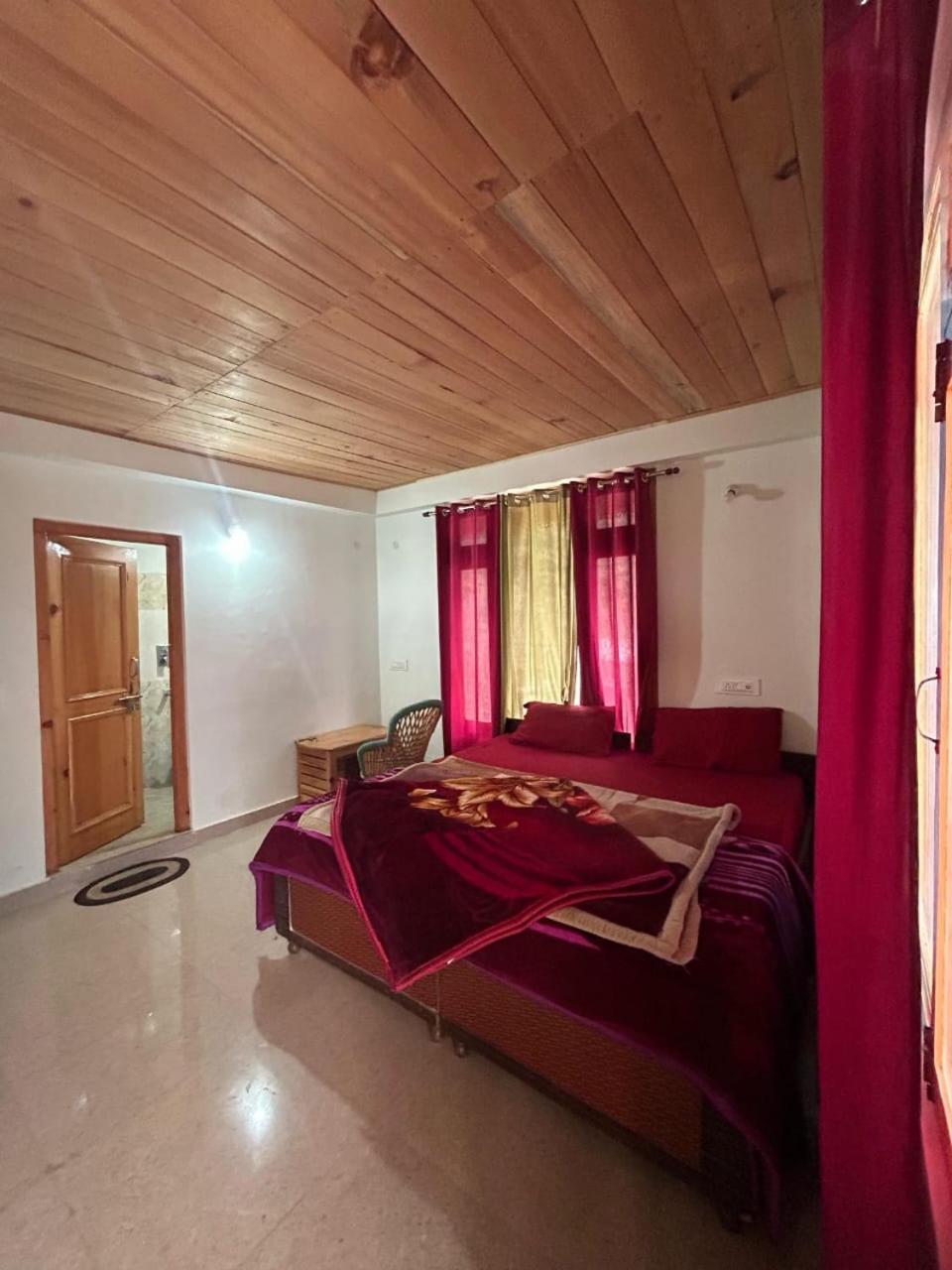 New Brahma Cafe Guest House Kalgha Buitenkant foto