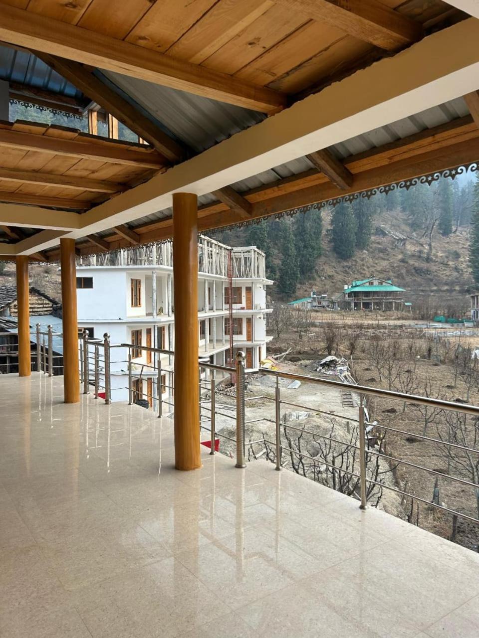 New Brahma Cafe Guest House Kalgha Buitenkant foto